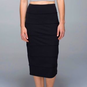 SOLD Lululemon Black MIDI Versatile Skirt Size 6